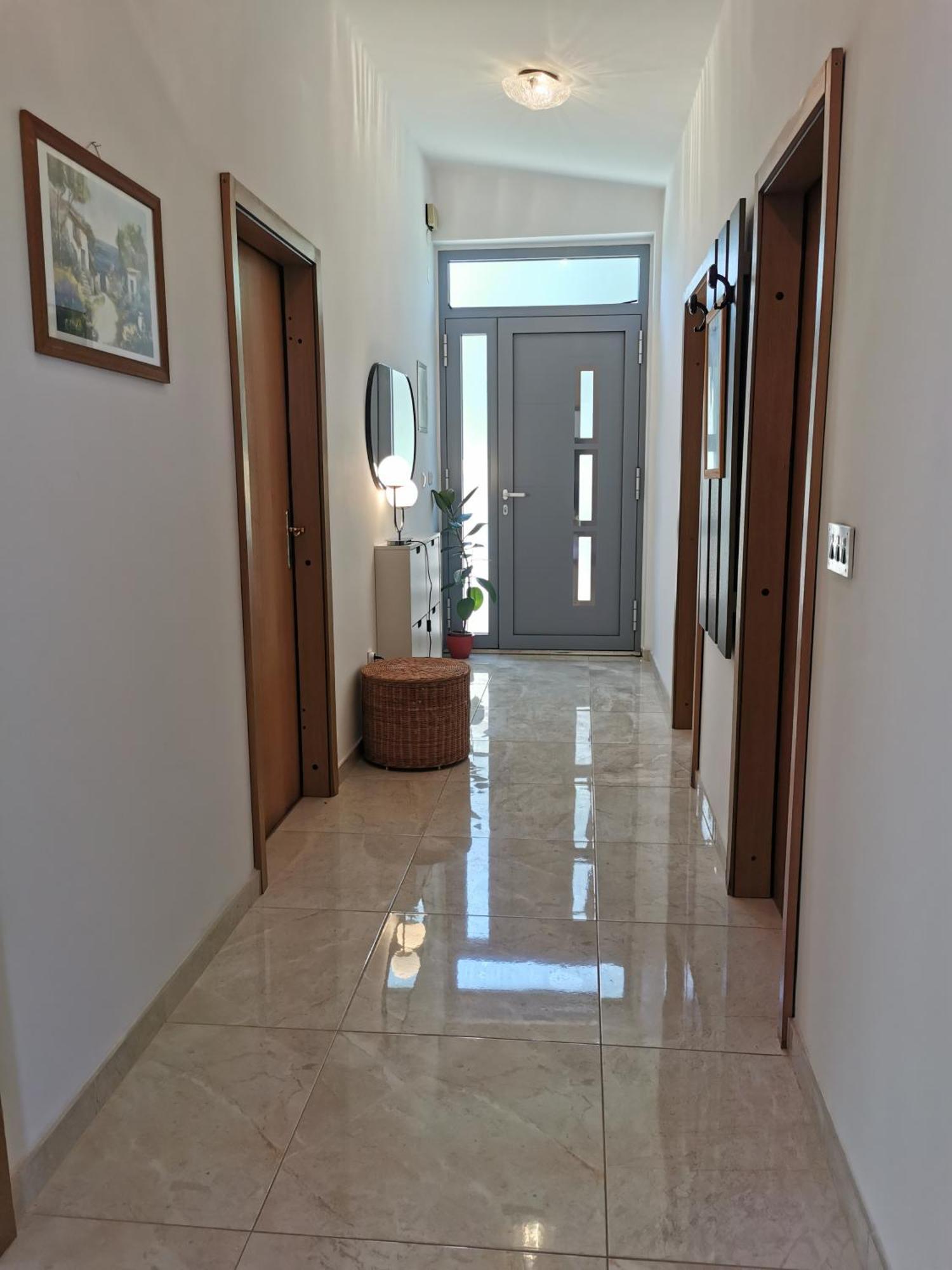 Apartment Kira - Spacious Apartment With Sea View ลิทซ์ยัน ภายนอก รูปภาพ